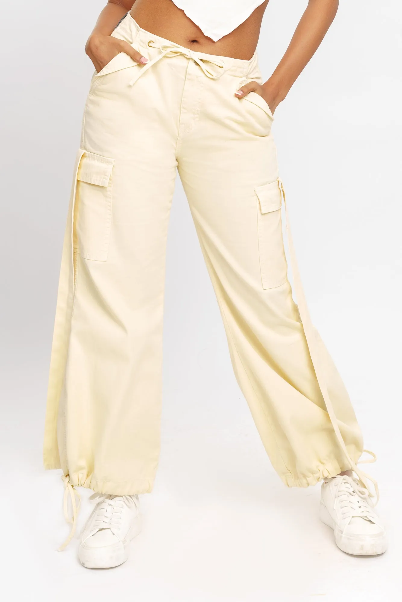 Macaroom Low Waist Pants